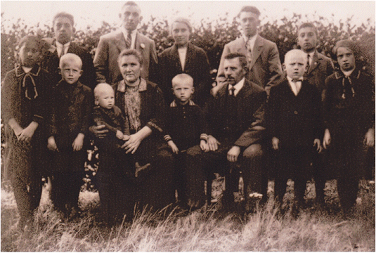gezin-Koenen-Hendrix-ca-1922-535.gif