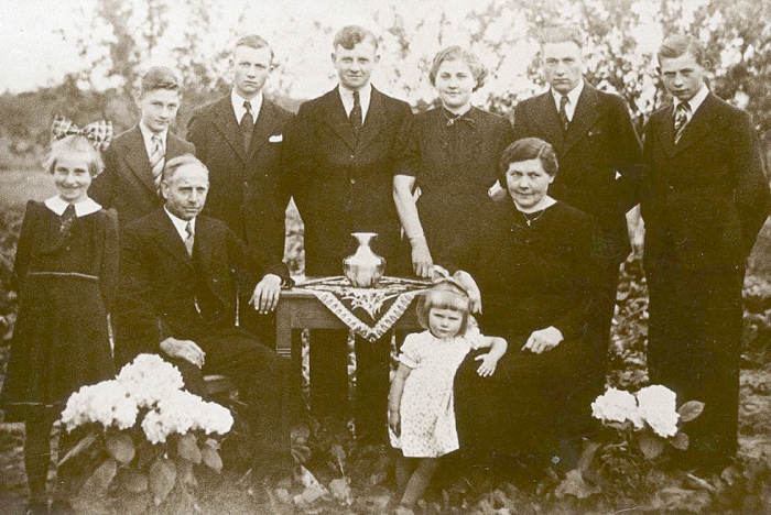fam-HGKoenen-Janssen-700
