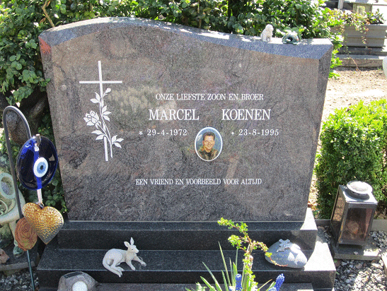grst-Marcel-Koenen-1972-1995.gif