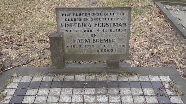http://www.stamboom-bremer-hoogeveen.nl/images/HarmBr1893-1981graf.jpg